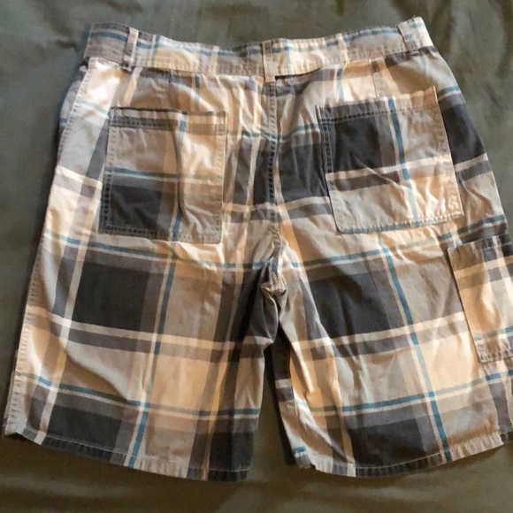 Men’s shorts Size 38 - Picture 2 of 3